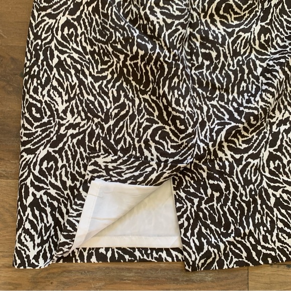 Ann Taylor Loft Brown Animal Print Pencil Skirt Size 6 Petite - Picture 3 of 6